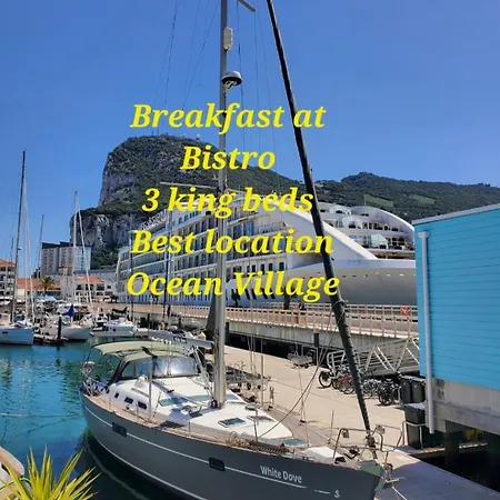 Botel Luxury Yacht 